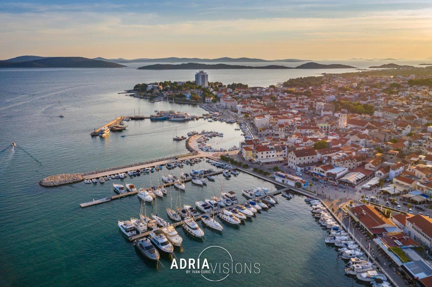 Refresh Boutique Suites - Central Point Vodice Extérieur photo